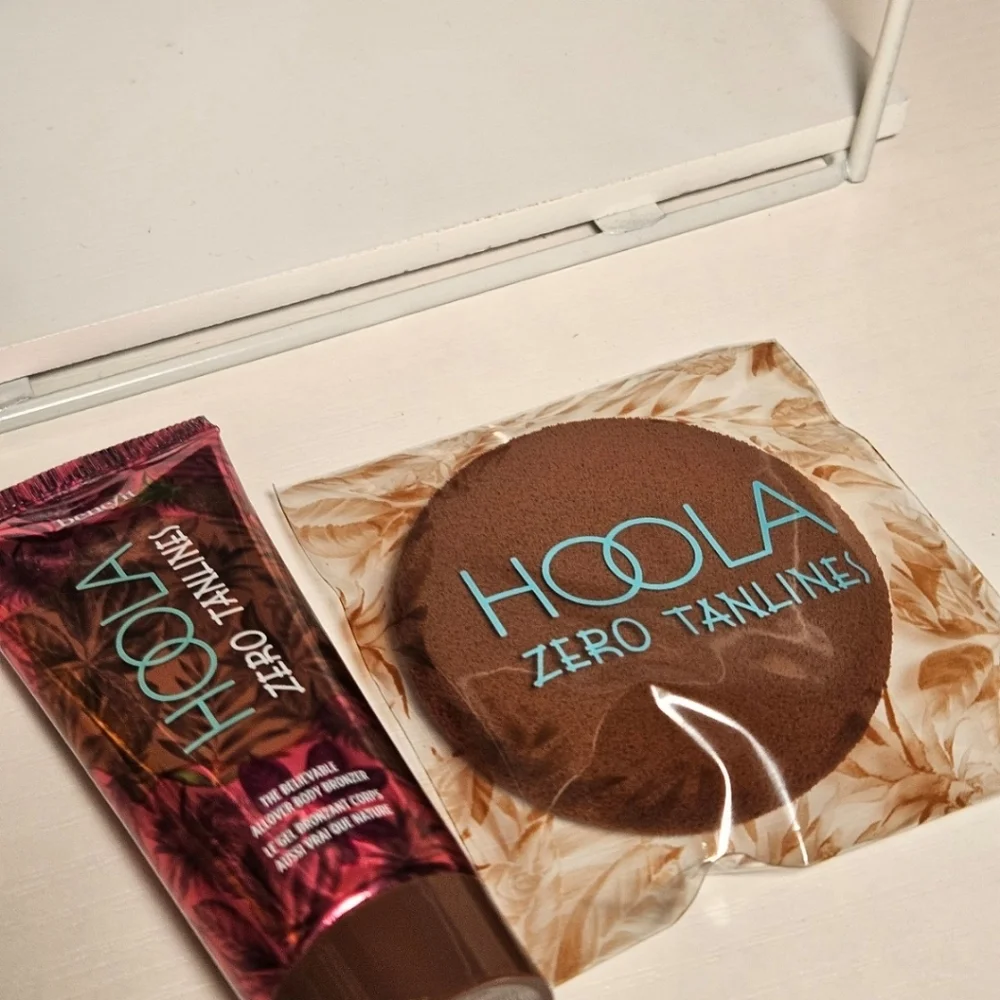 Benefit Hoola Zero Tanlines Bronzer & Sponge